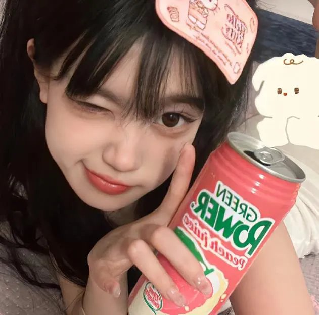 院子里的女人封面